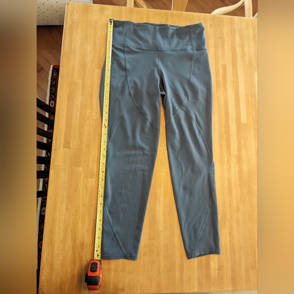 Bundle of Lululemon leggings - Picture 2 of 6